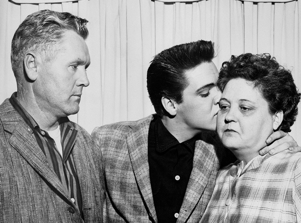 New details about Elvis Presley’s demise Elvis looked as if his entire